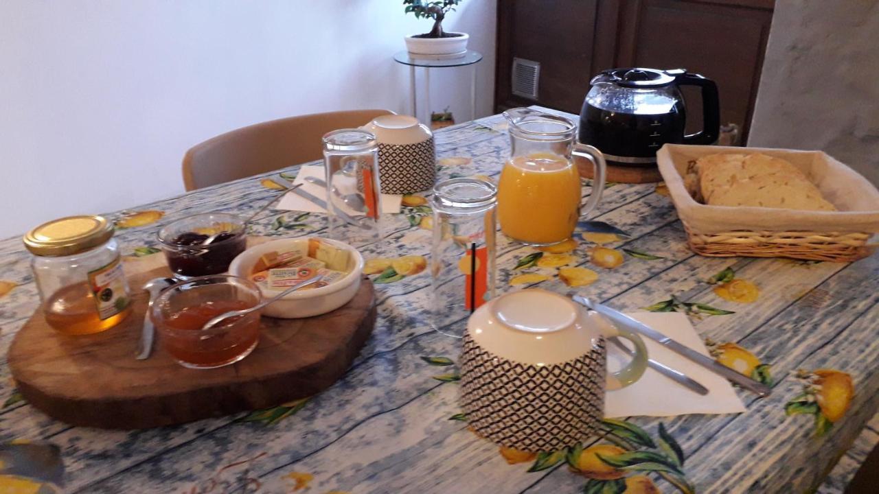 Bed and Breakfast Les Tremieres Saint-Paul-des-Fonts Exterior foto